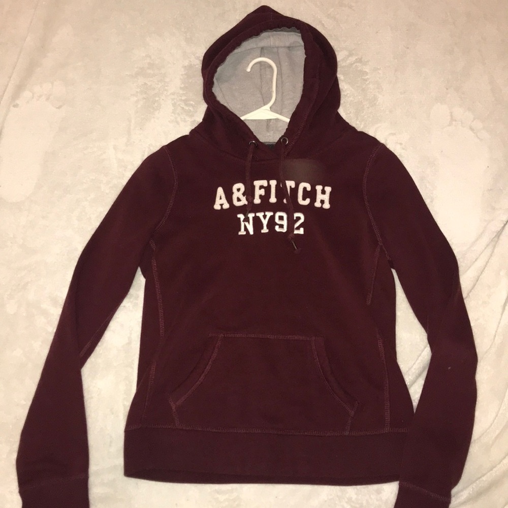 maroon abercrombie and fitch hoodie